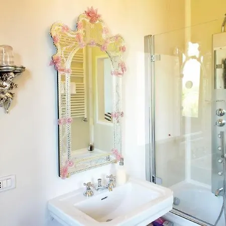 Villa Bastia Sleeps 11