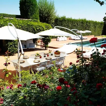 Bastia Sleeps 11 Villa