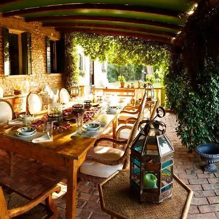 Villa Bastia Sleeps 11 Rovolon