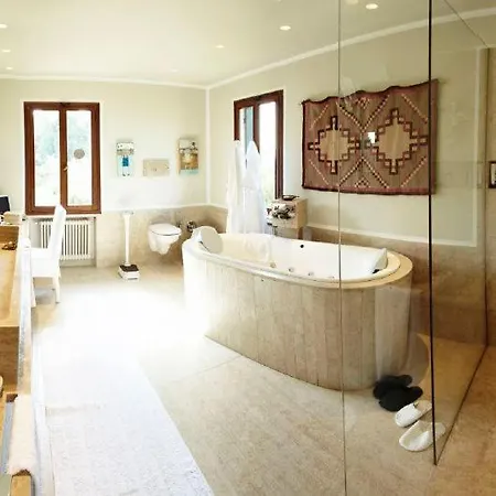 Bastia Sleeps 11 *